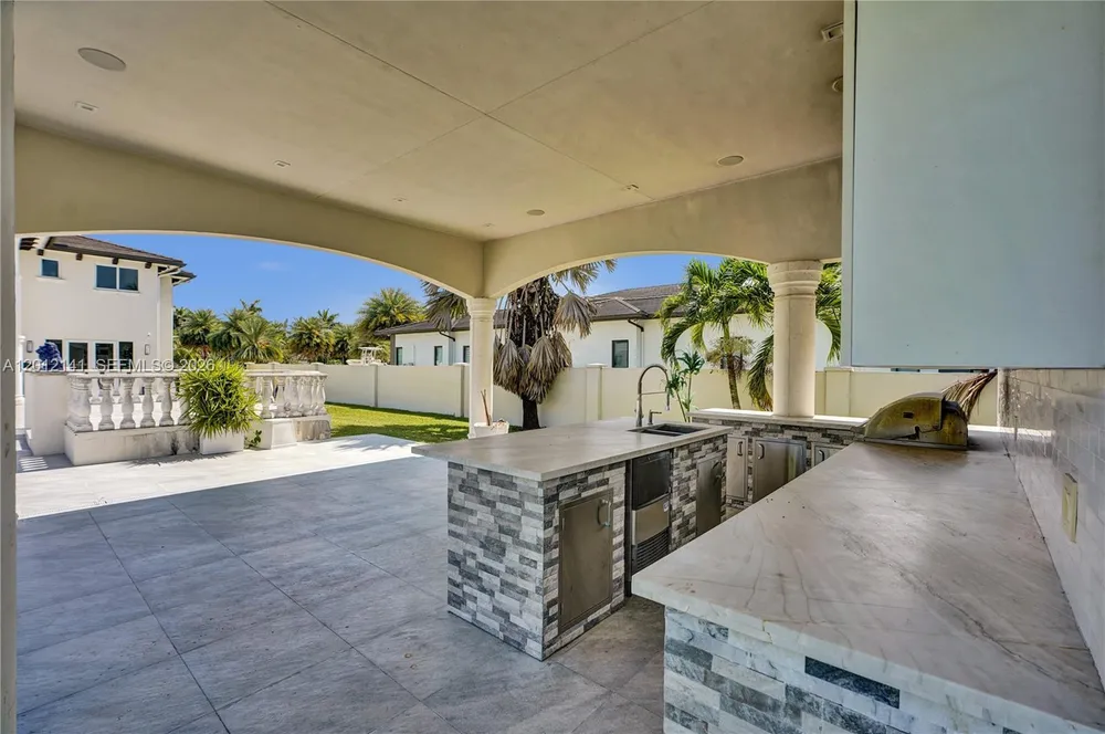 12401 SW 45th St, Miami, FL 33175