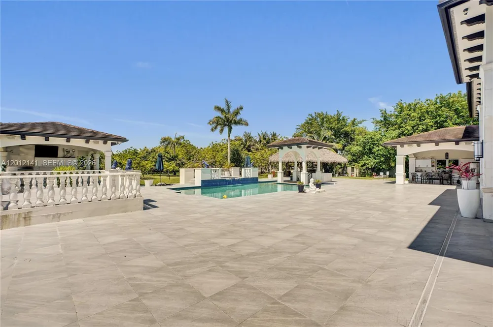 12401 SW 45th St, Miami, FL 33175