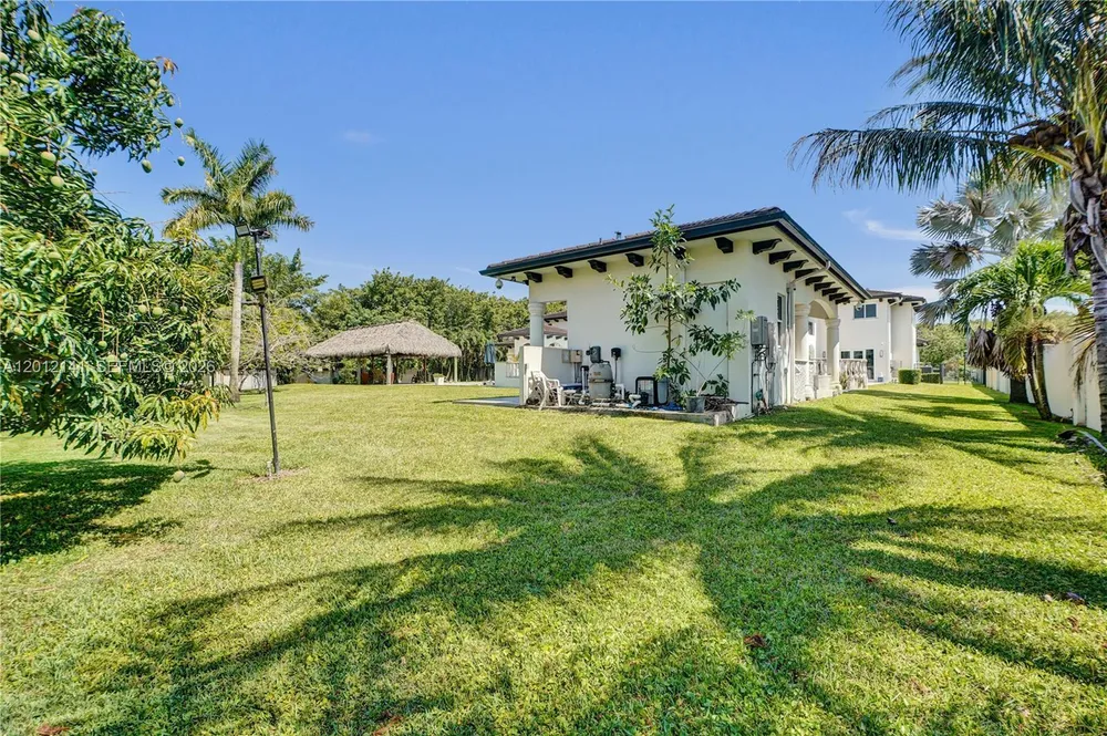 12401 SW 45th St, Miami, FL 33175