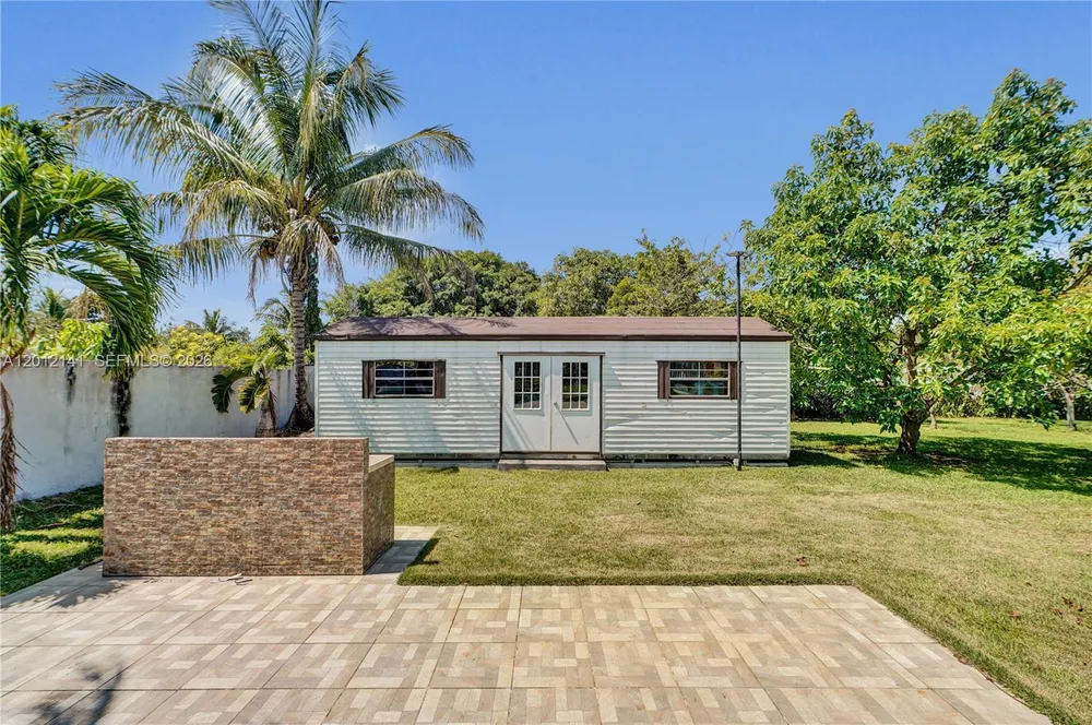 12401 SW 45th St, Miami, FL 33175