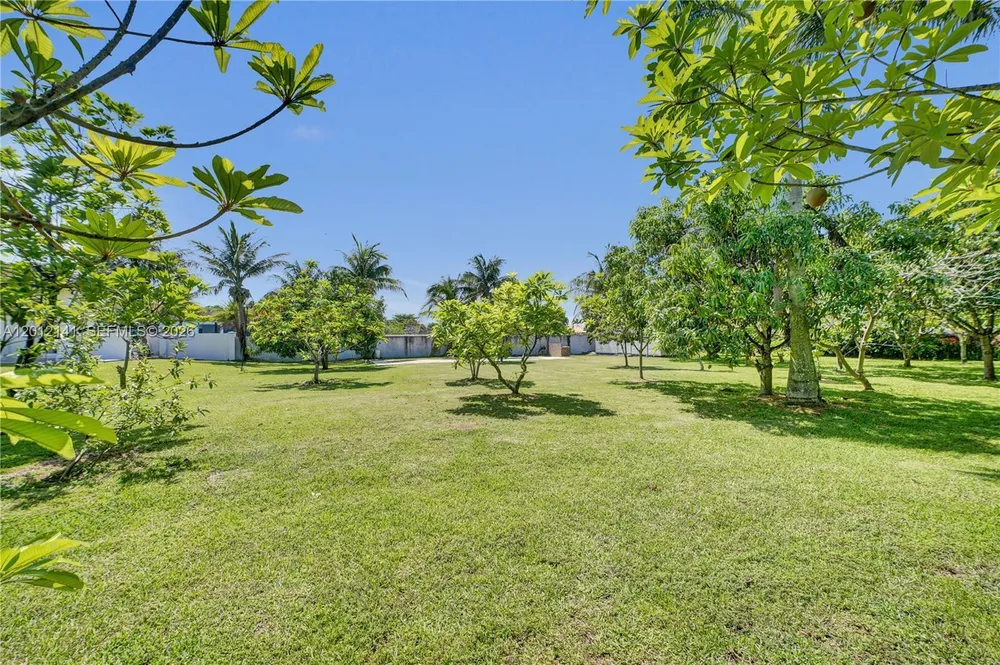 12401 SW 45th St, Miami, FL 33175