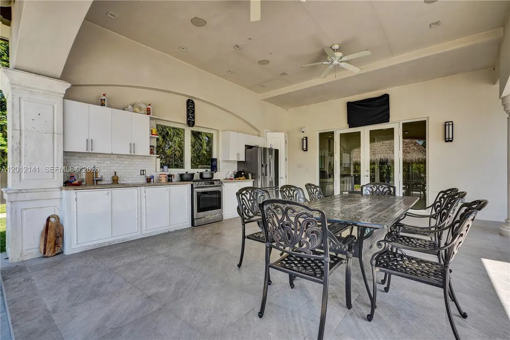 12401 SW 45th St, Miami, FL 33175