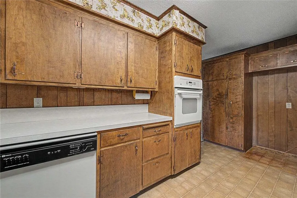 1308 Birch Dr, Rogers, AR 72758