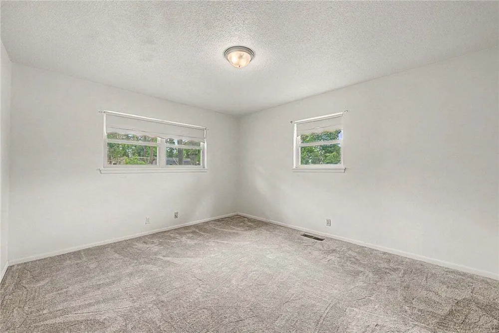 1308 Birch Dr, Rogers, AR 72758