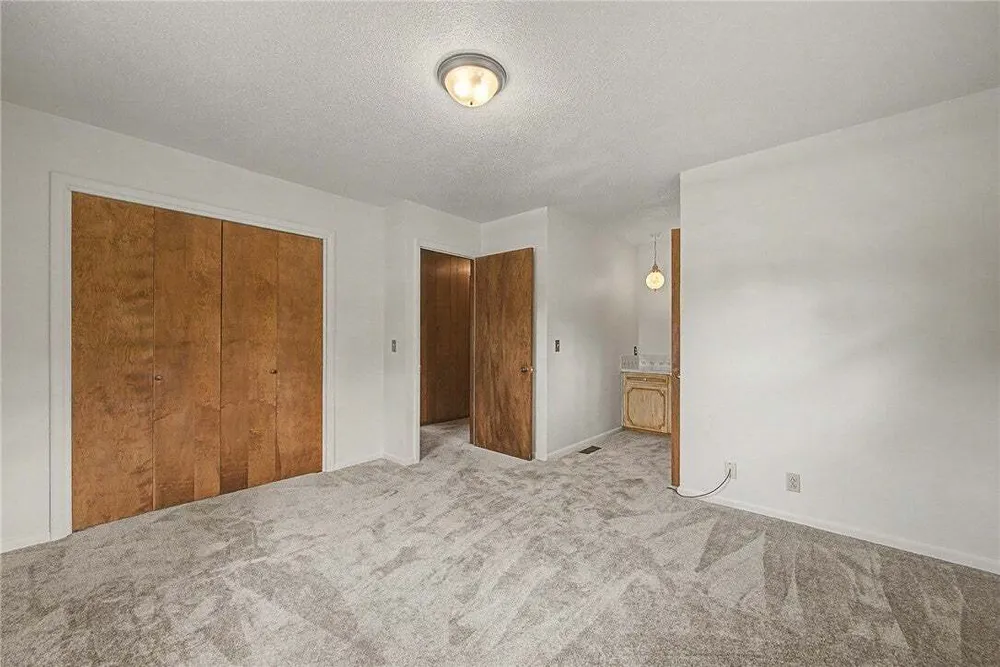 1308 Birch Dr, Rogers, AR 72758