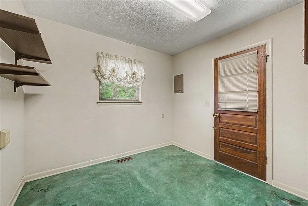 1308 Birch Dr, Rogers, AR 72758