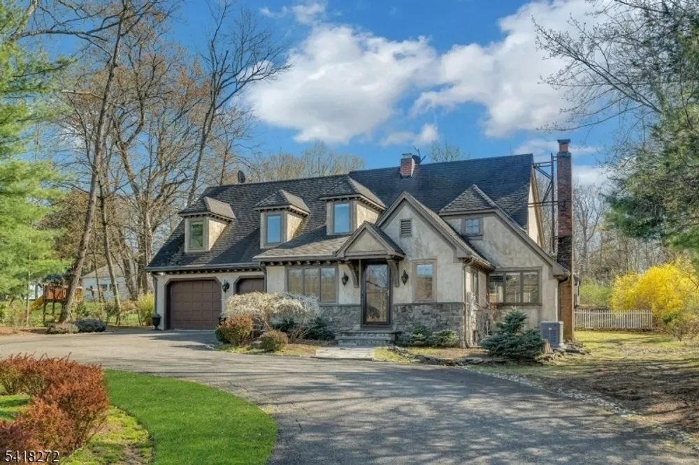 21 Hewlett Rd, Montville, NJ 07082