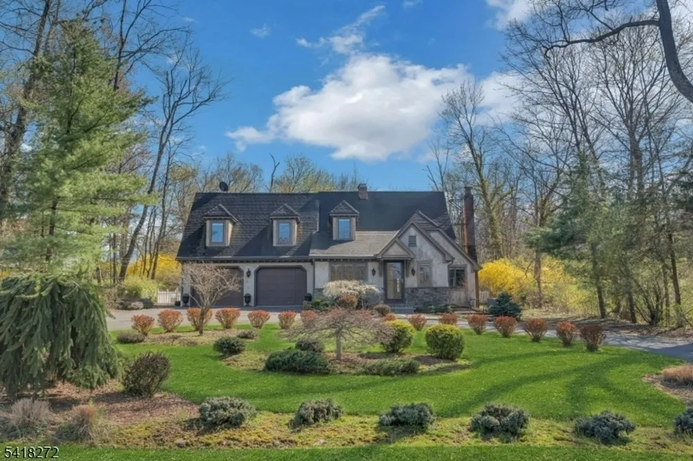 21 Hewlett Rd, Montville, NJ 07082