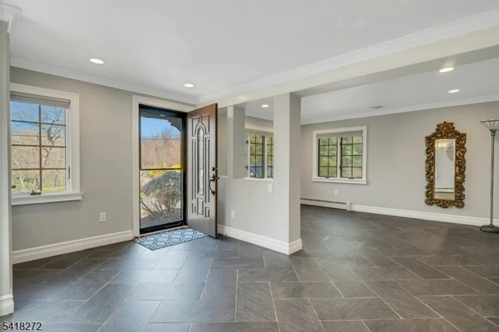 21 Hewlett Rd, Montville, NJ 07082