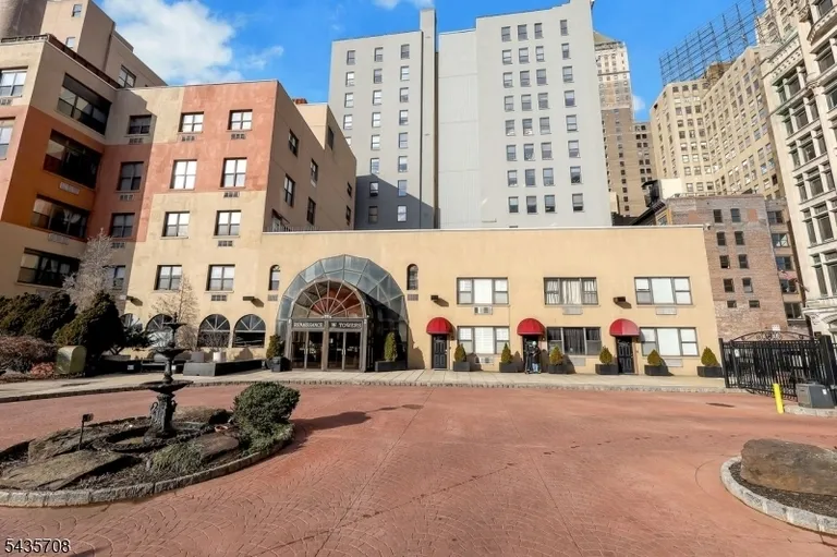 111 Mulberry St, Newark, NJ 07102