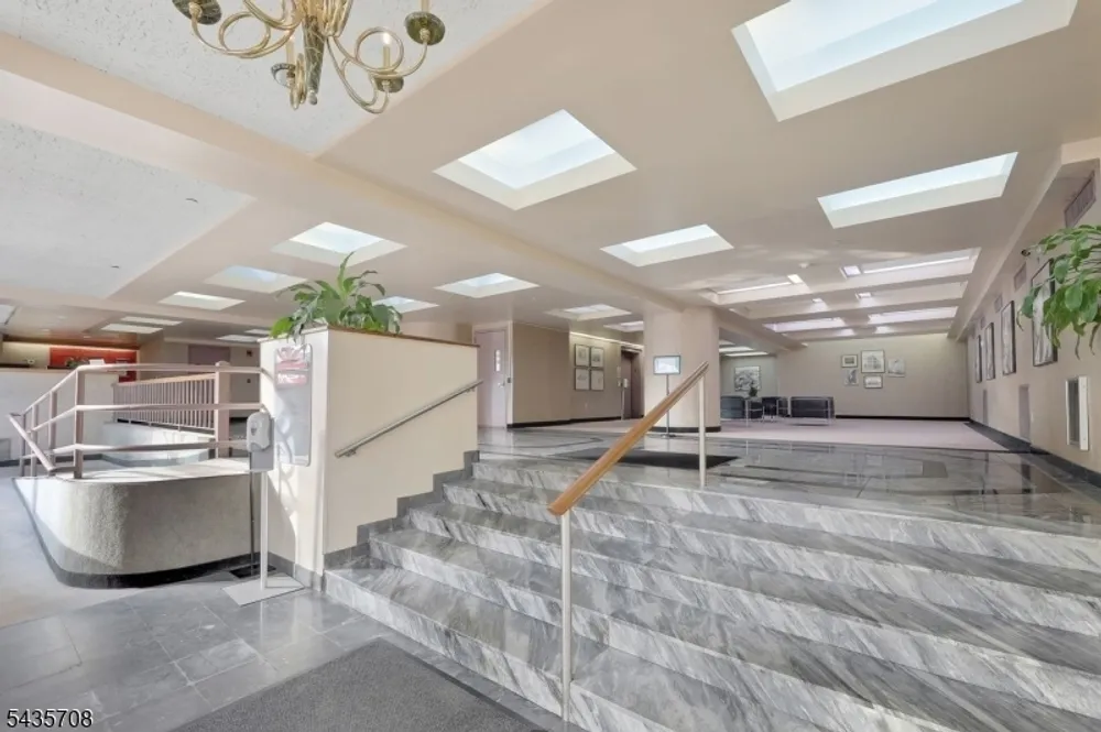 111 Mulberry St, Newark, NJ 07102