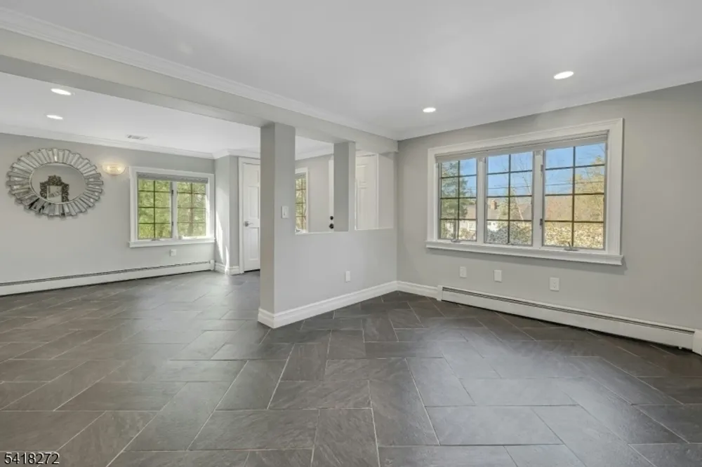 21 Hewlett Rd, Montville, NJ 07082