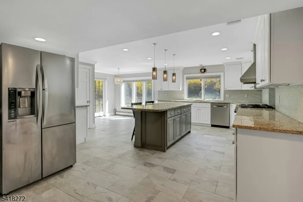 21 Hewlett Rd, Montville, NJ 07082