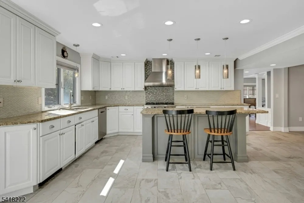 21 Hewlett Rd, Montville, NJ 07082