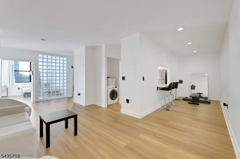 111 Mulberry St, Newark, NJ 07102
