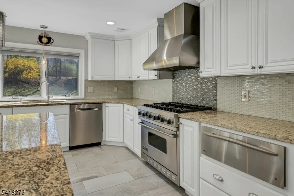 21 Hewlett Rd, Montville, NJ 07082