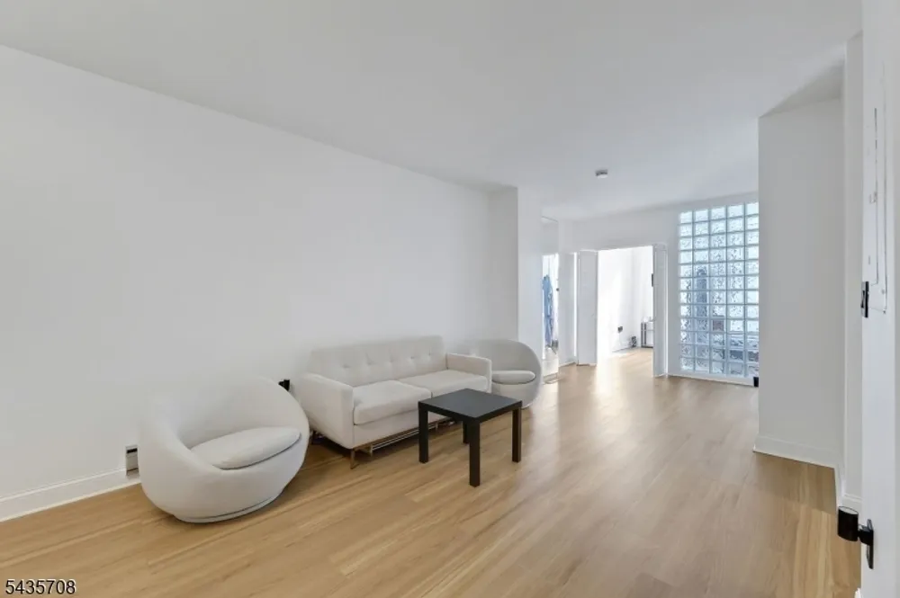 111 Mulberry St, Newark, NJ 07102