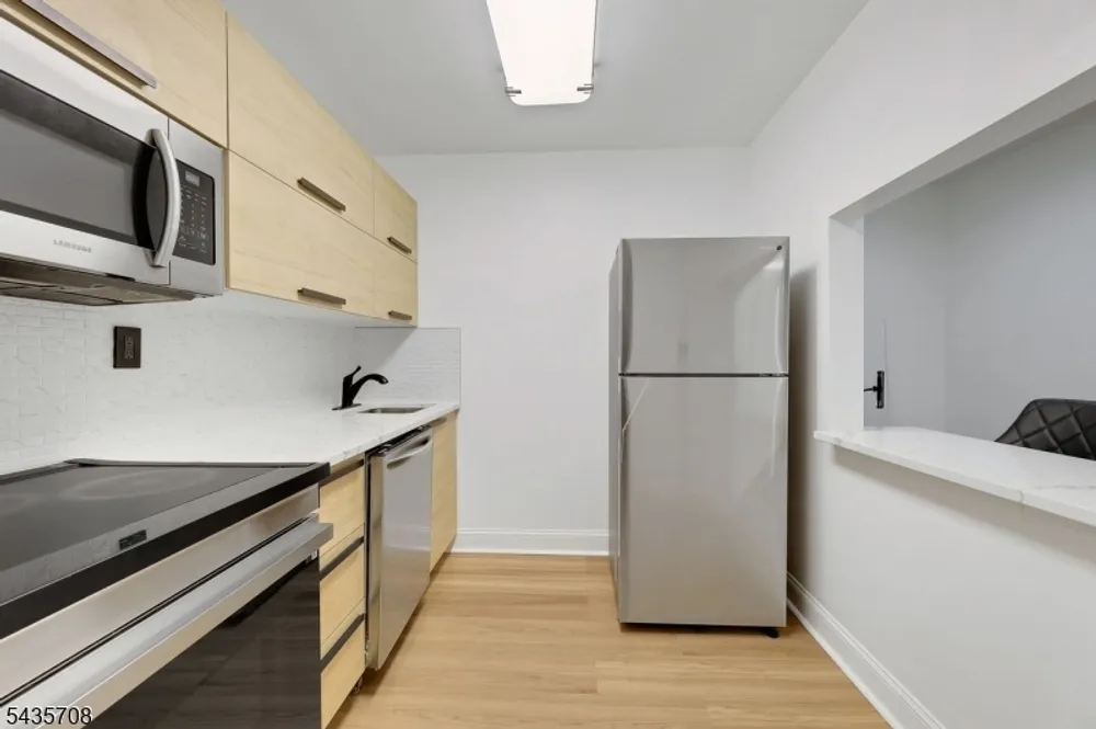111 Mulberry St, Newark, NJ 07102