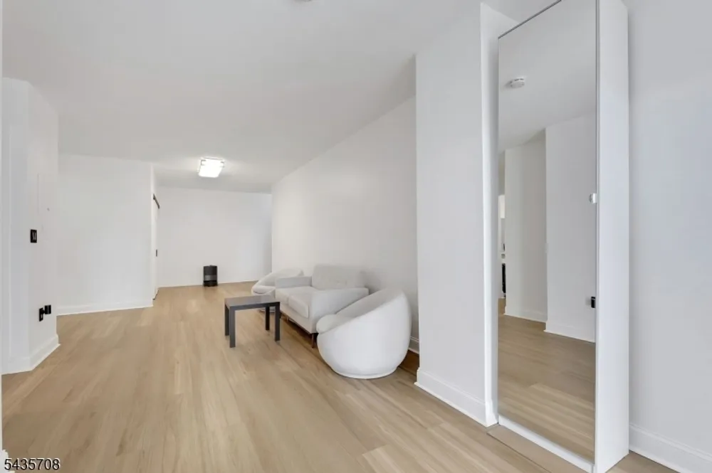 111 Mulberry St, Newark, NJ 07102