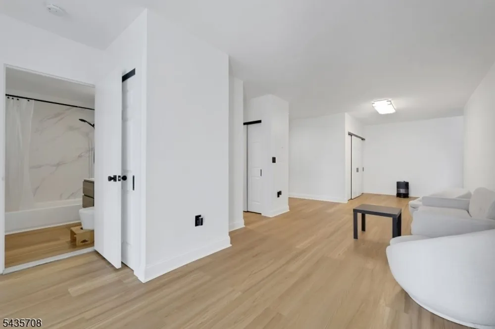 111 Mulberry St, Newark, NJ 07102