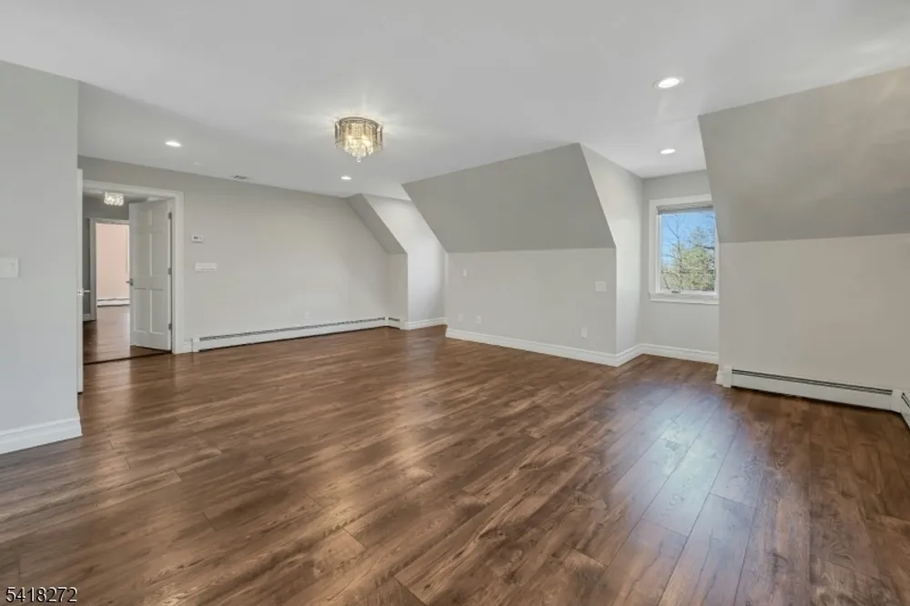 21 Hewlett Rd, Montville, NJ 07082
