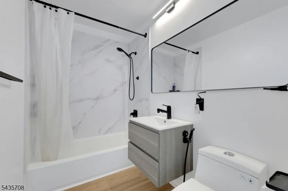 111 Mulberry St, Newark, NJ 07102