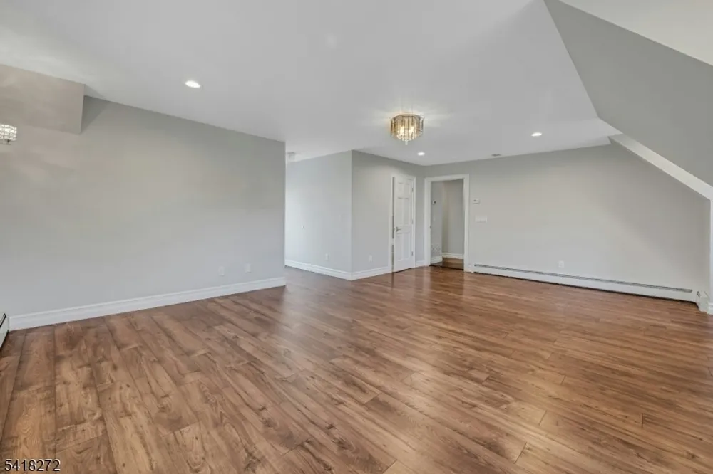 21 Hewlett Rd, Montville, NJ 07082