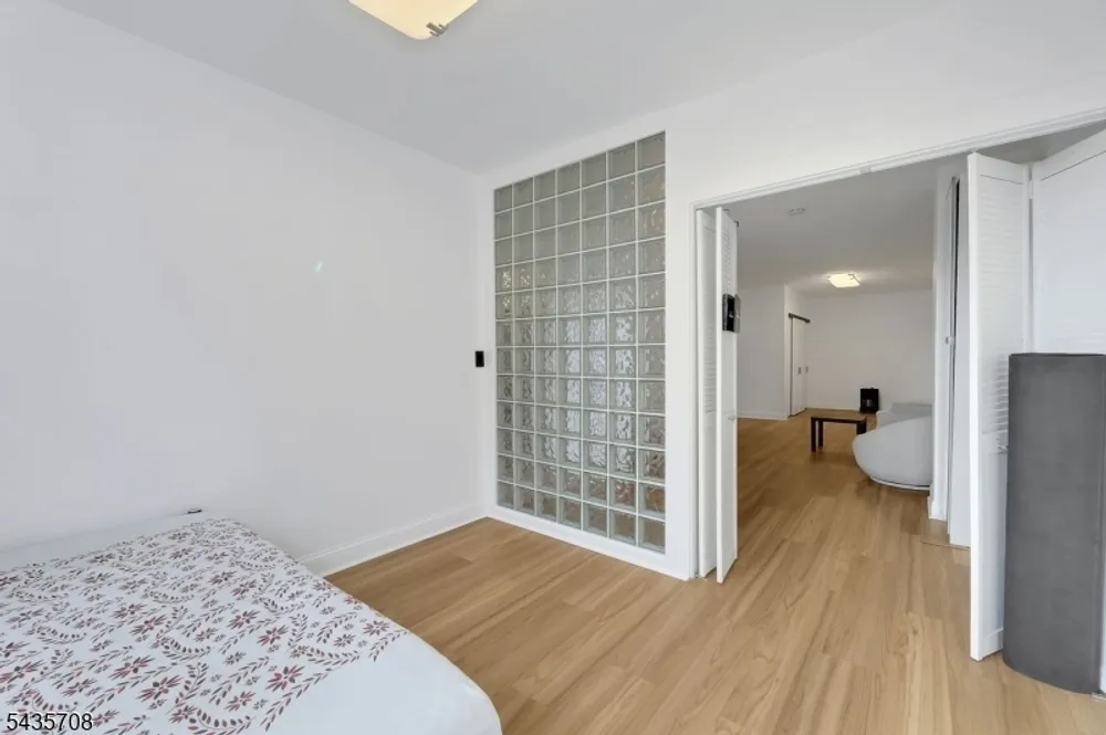 111 Mulberry St, Newark, NJ 07102