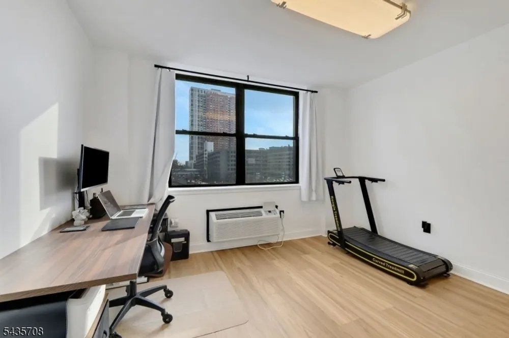 111 Mulberry St, Newark, NJ 07102