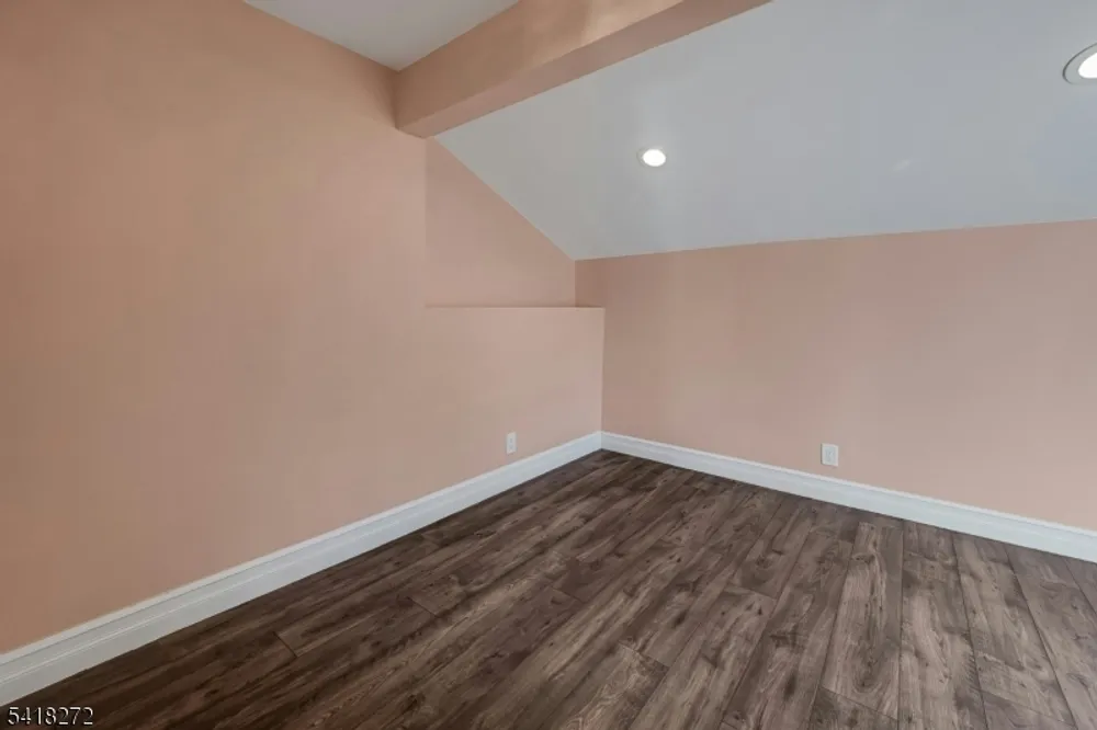 21 Hewlett Rd, Montville, NJ 07082