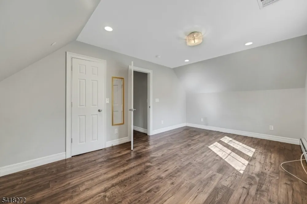 21 Hewlett Rd, Montville, NJ 07082