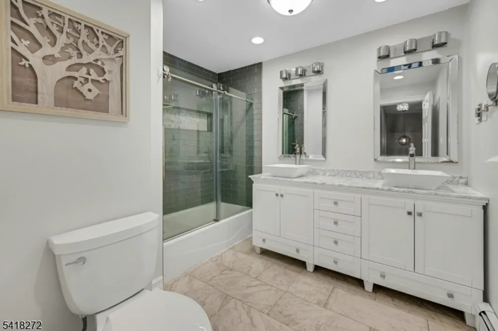 21 Hewlett Rd, Montville, NJ 07082