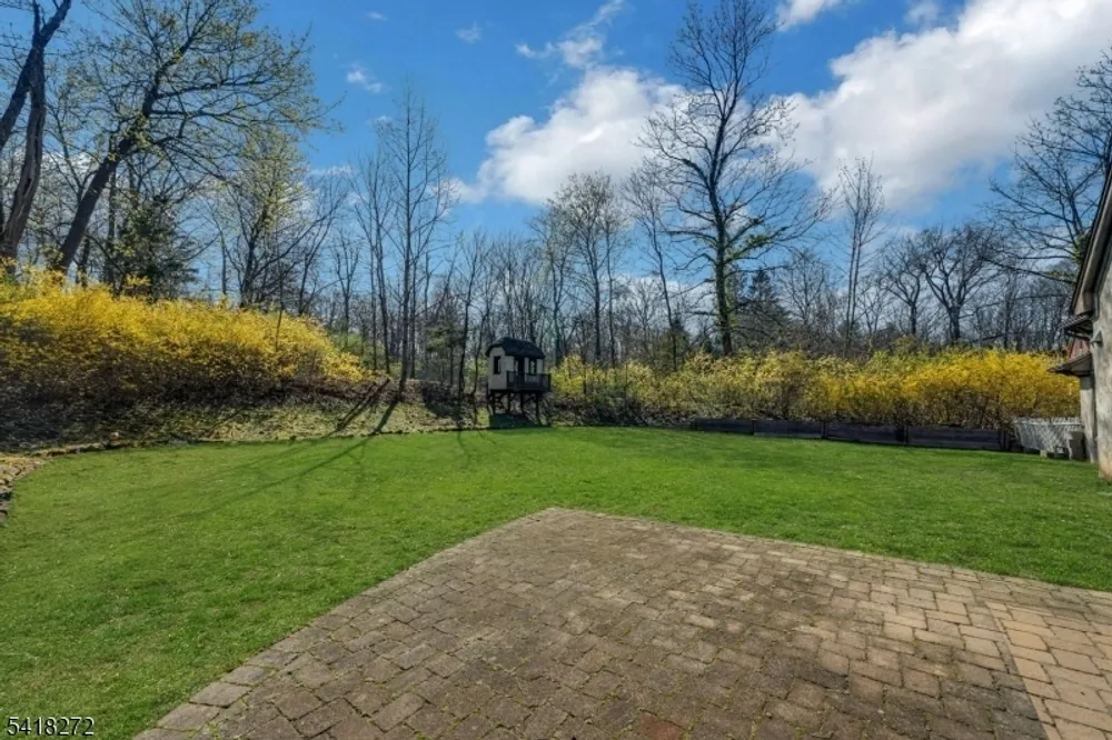 21 Hewlett Rd, Montville, NJ 07082