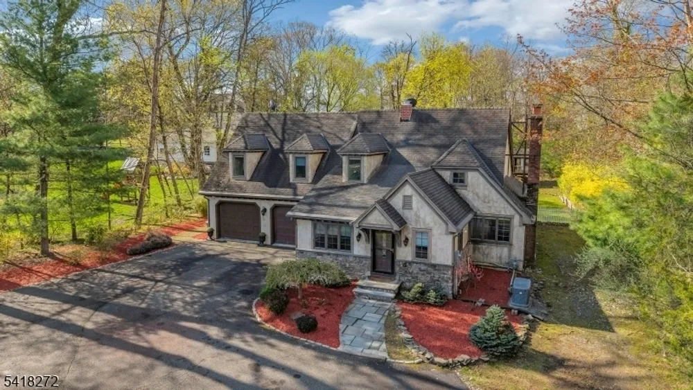 21 Hewlett Rd, Montville, NJ 07082