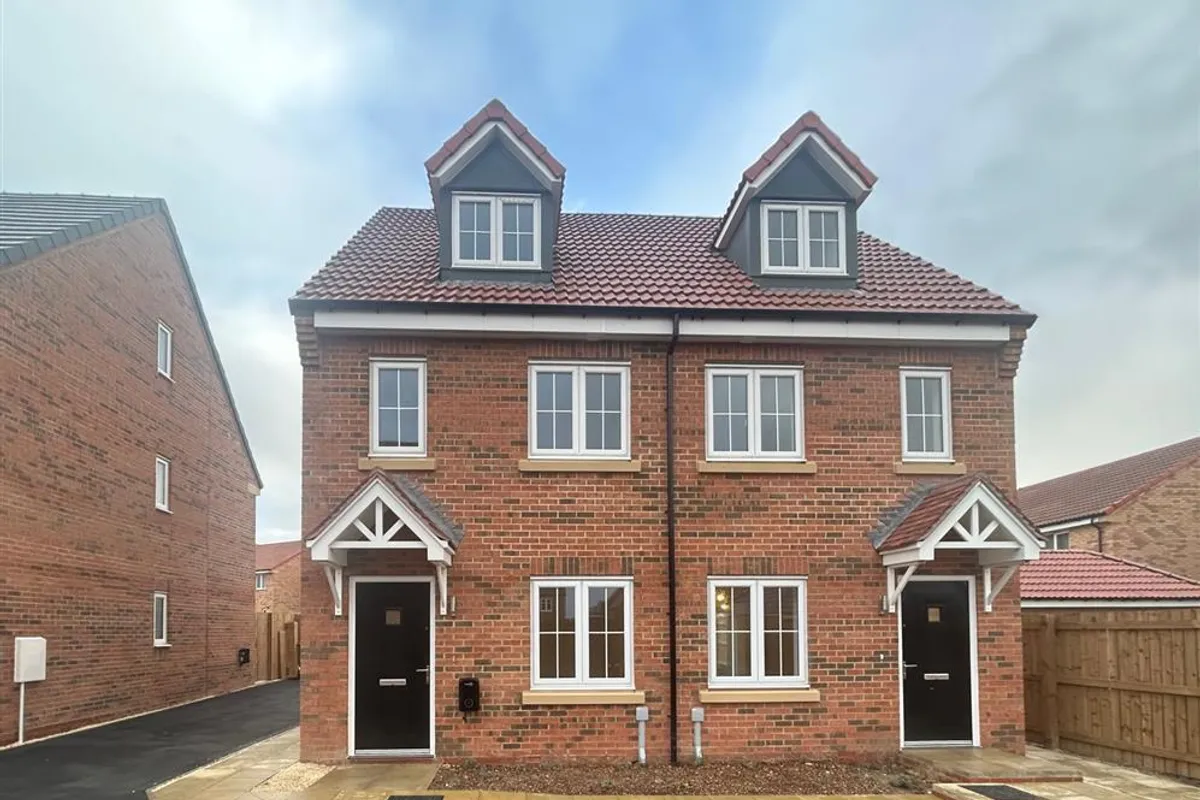 Kirkby Grove, Bircotes, DONCASTER