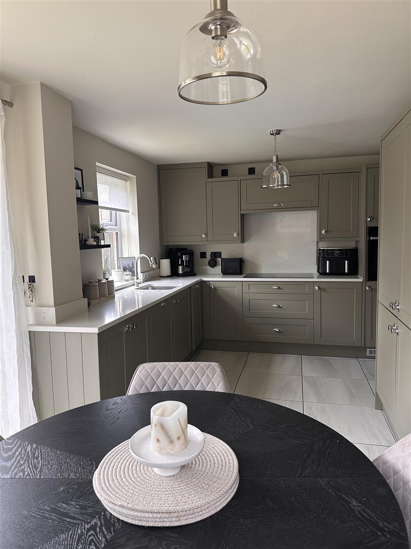 Lawrance Avenue, Anlaby, Hull Image 2