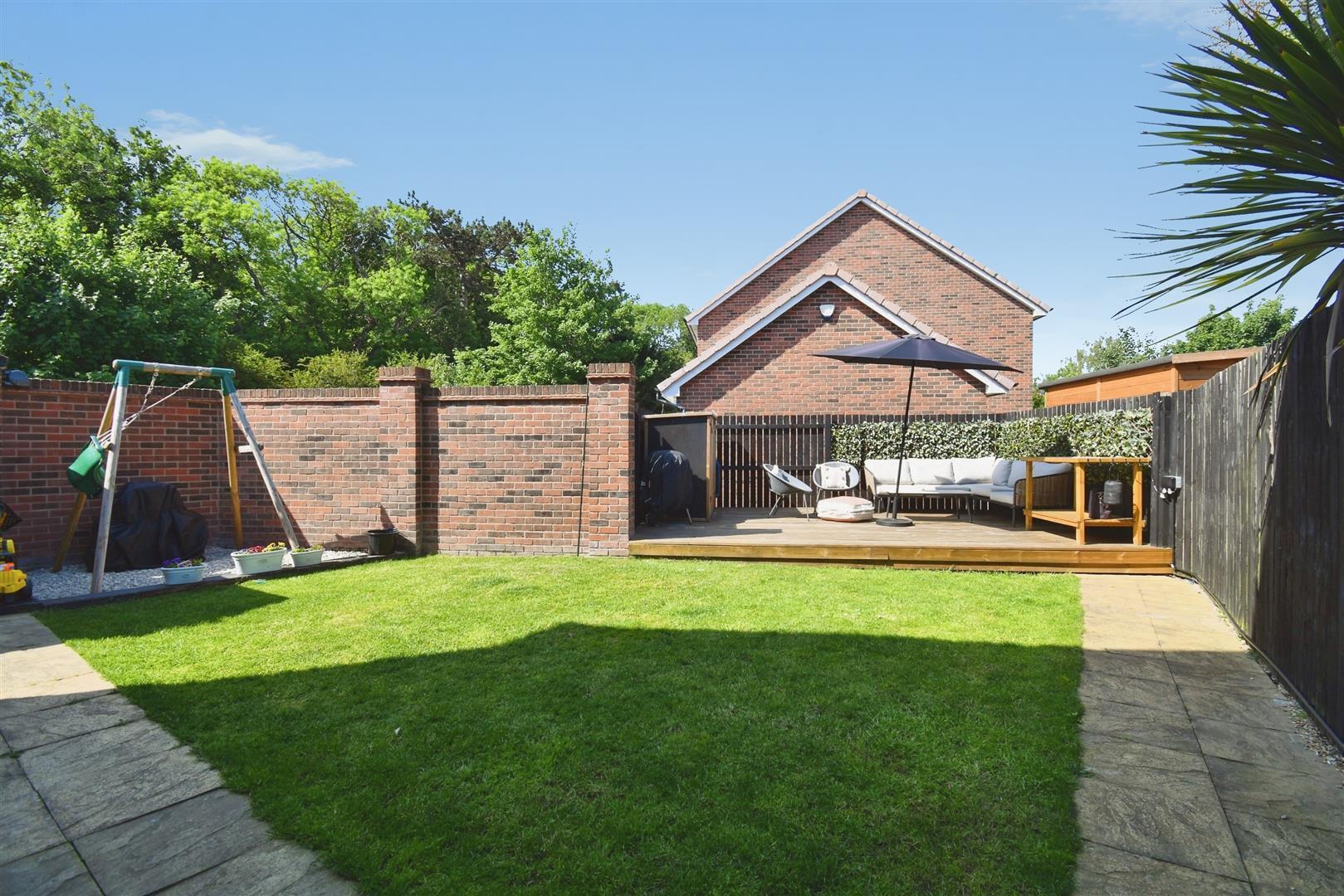 Lawrance Avenue, Anlaby, Hull Image 15