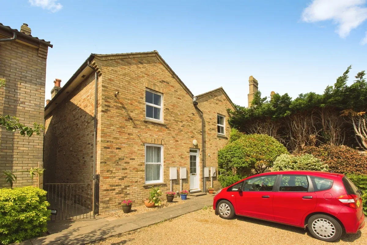 Beagle Court, Cottenham, Cambridge