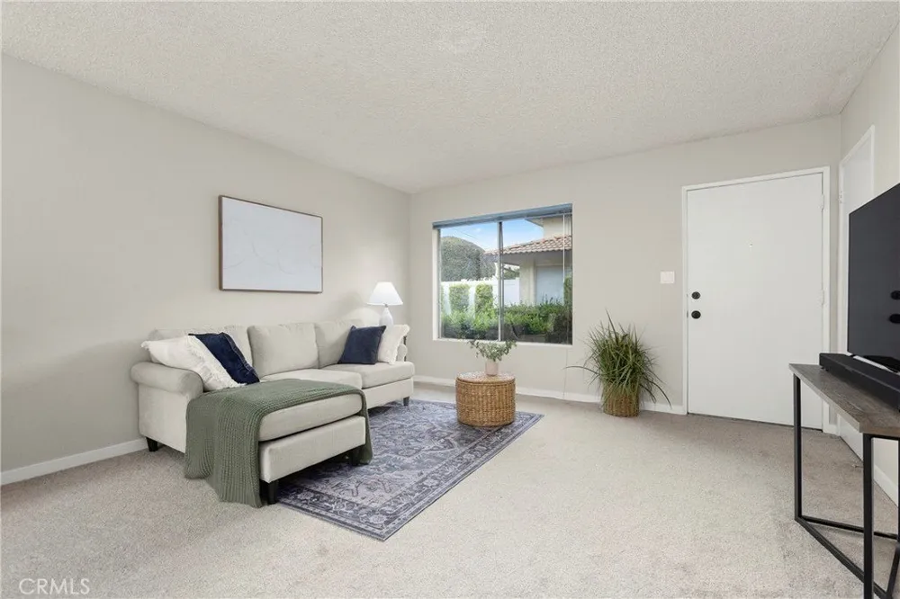 571 W Greenwood Ave, La Habra, CA 90631