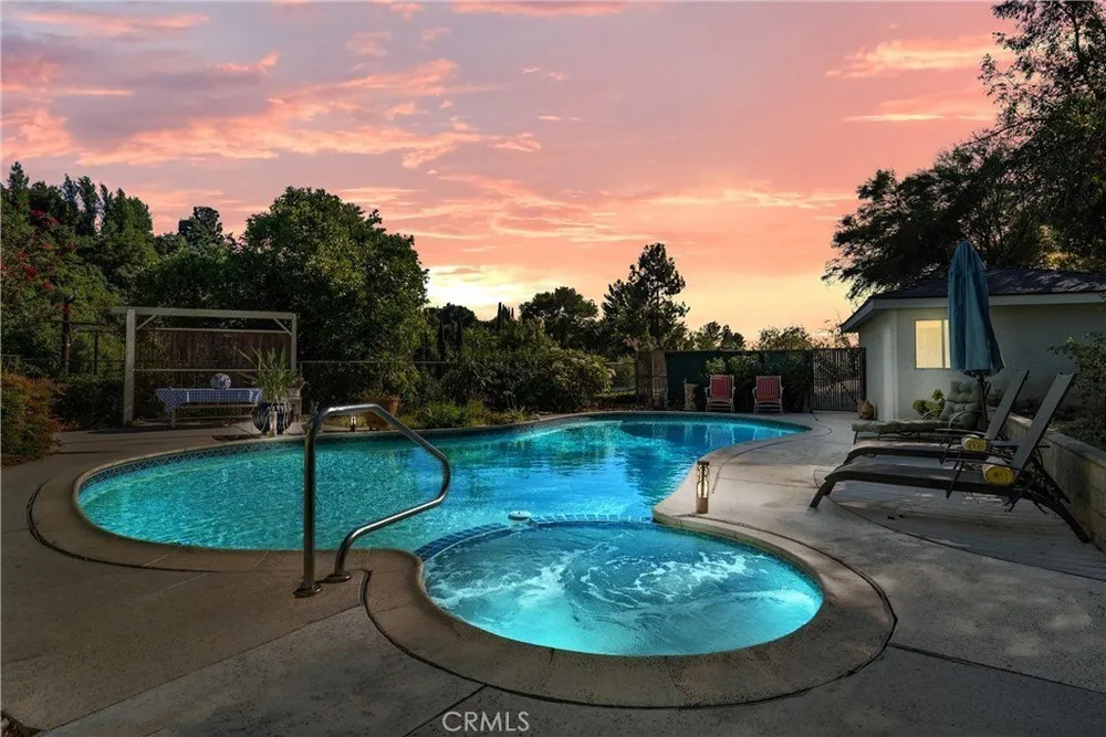171 Canada Sombre Rd, La Habra Heights, CA 90631