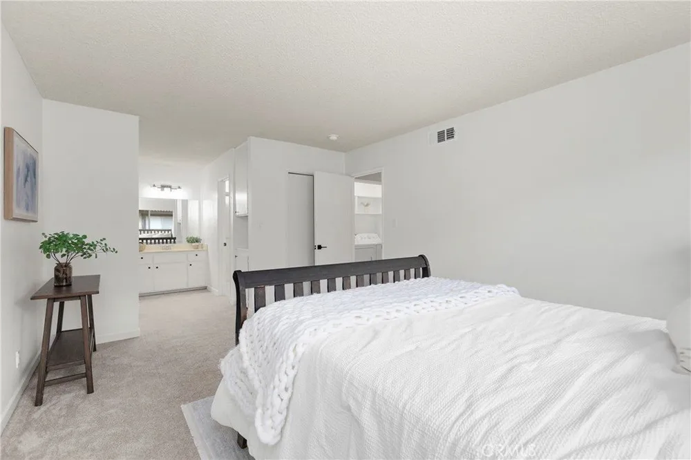 571 W Greenwood Ave, La Habra, CA 90631