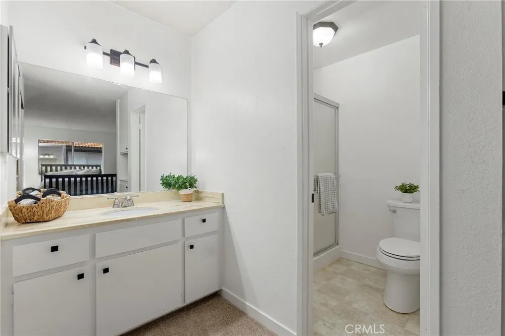 571 W Greenwood Ave, La Habra, CA 90631