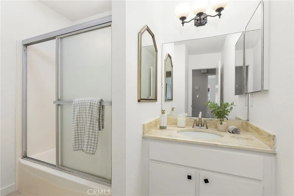 571 W Greenwood Ave, La Habra, CA 90631