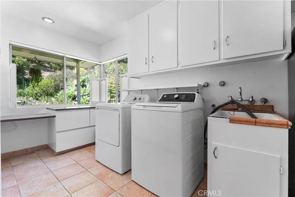 171 Canada Sombre Rd, La Habra Heights, CA 90631