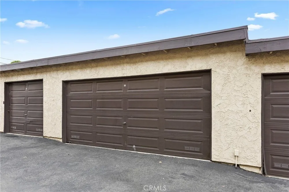 571 W Greenwood Ave, La Habra, CA 90631