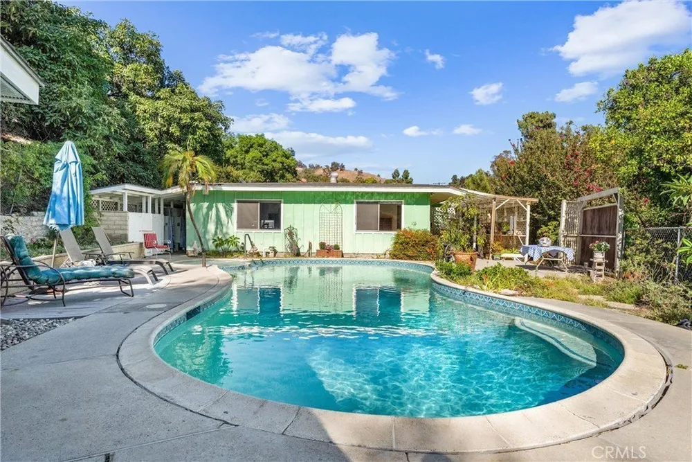171 Canada Sombre Rd, La Habra Heights, CA 90631