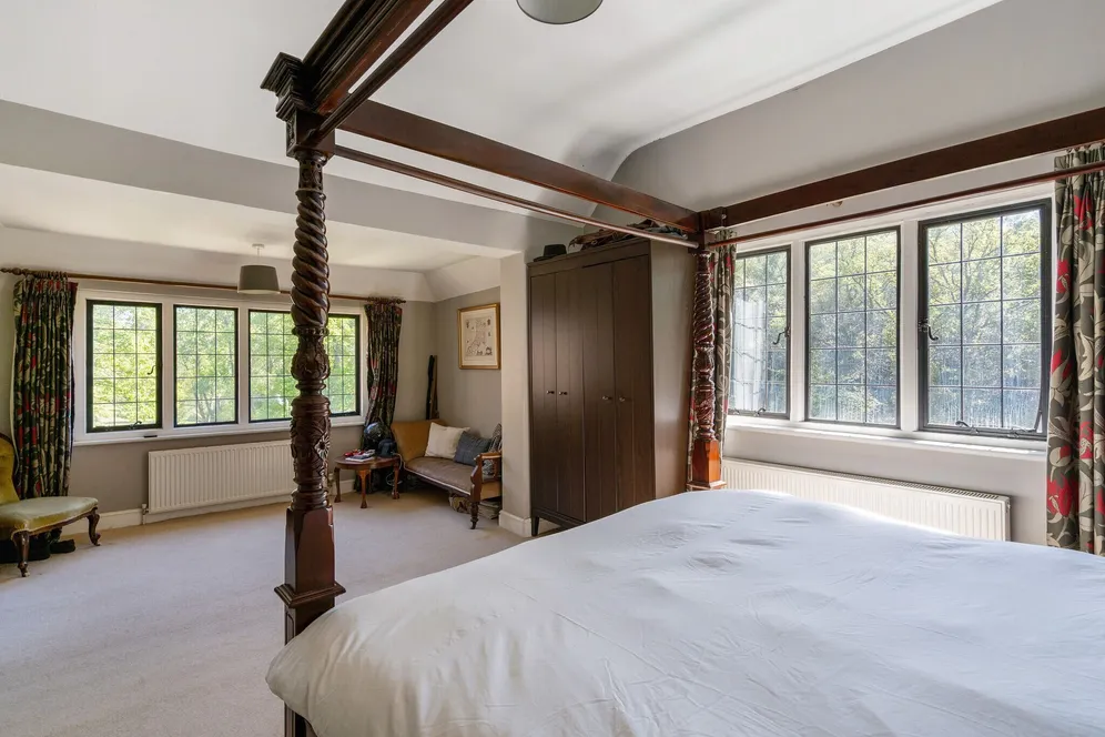 Tilford Road, Farnham, Surrey, GU9 photo 17