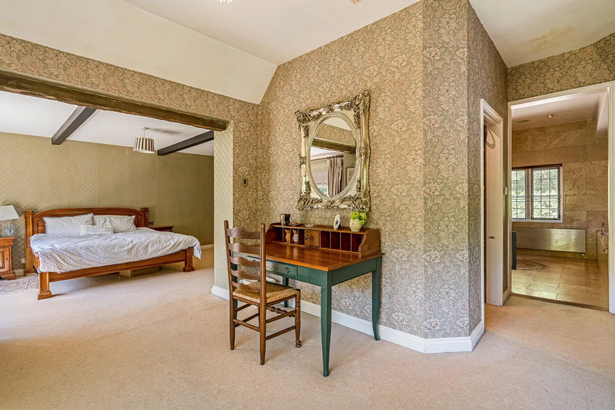 Tilford Road, Farnham, Surrey, GU9 photo 19
