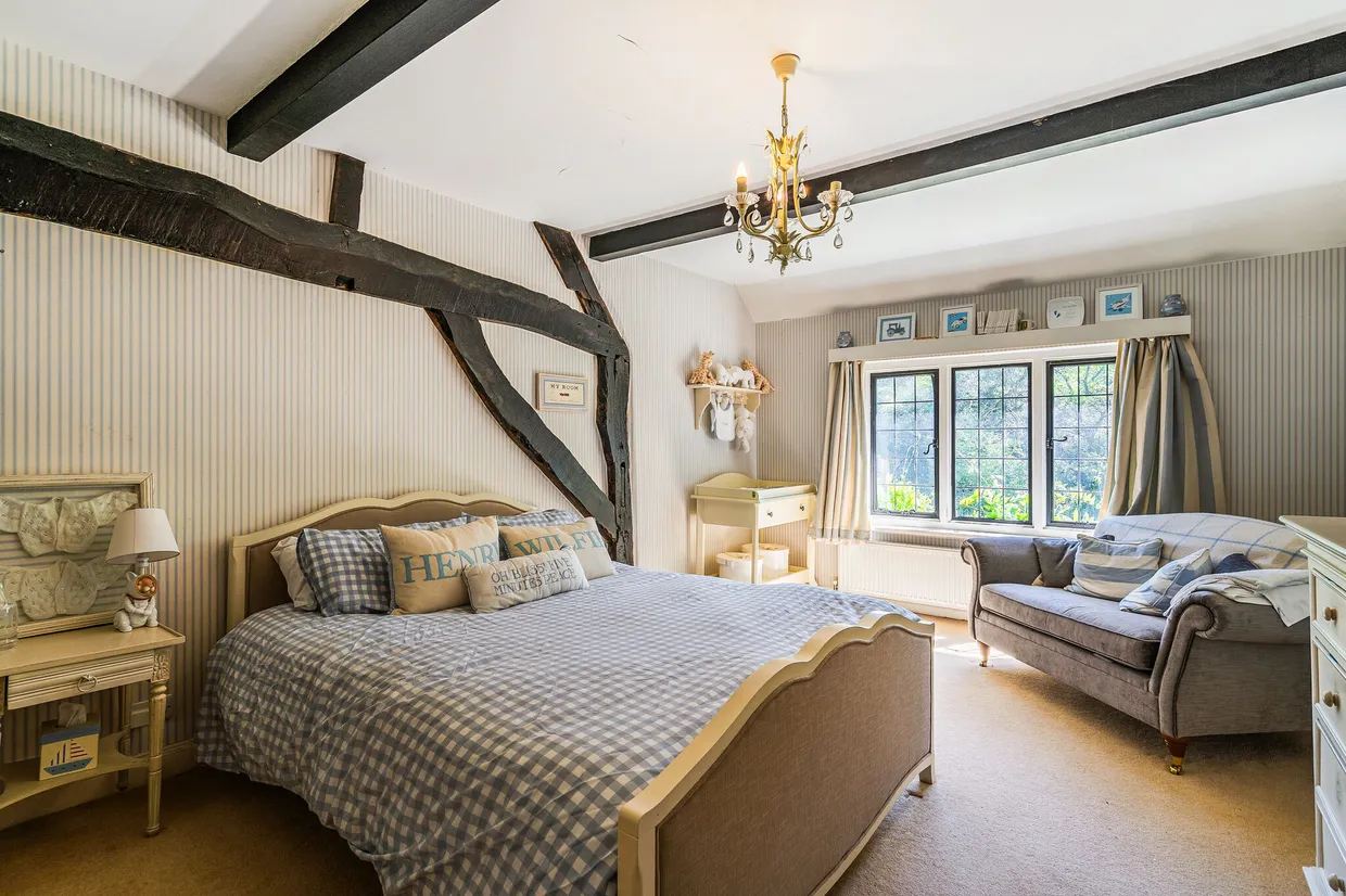 Tilford Road, Farnham, Surrey, GU9 photo 21