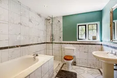 Tilford Road, Farnham, Surrey, GU9 photo 22
